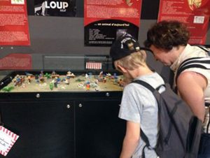 Diorama de Playmobil sur les différents métiers de l'archéologie