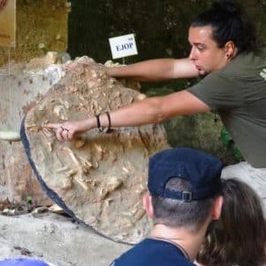 Visite guidée du gisement archéologique La Roche à Pierrot